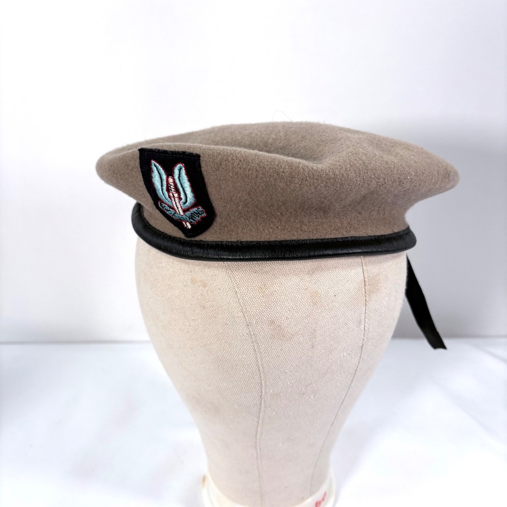 Firmin SAS Beret Tan Wool Who Dares Wins Winged Dagger Patch British Military M